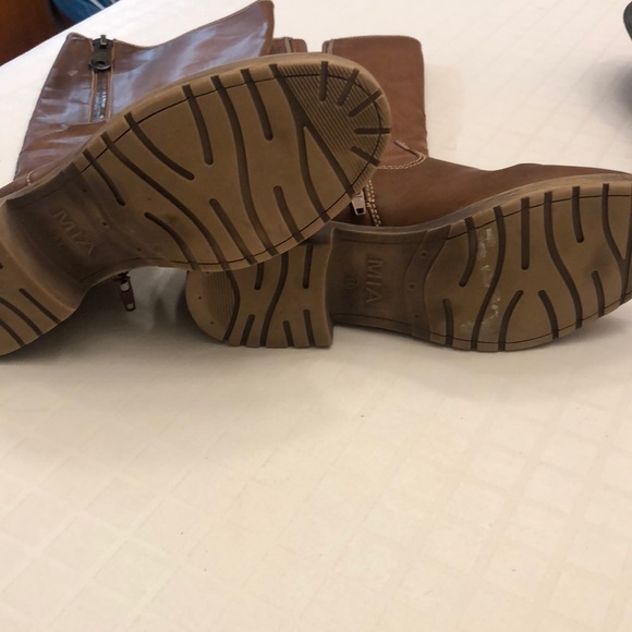 Boots - Picture 3 of 3